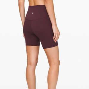Lululemon Align Short *6"
Cassis Origianlly Like New Condition Used